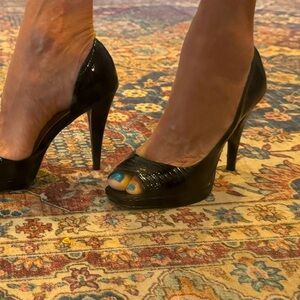 Jessica Simpson Retro Black platform, peep toe stiletto Size 7.5 gently worn.